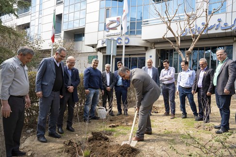 آئین کاشت نهال در راستای حفظ محیط زیست در پتروایران